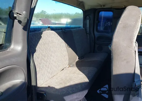 2001 Dodge Ram 1500 St z USA, uszkodzony, nr VIN 3B7HC13Y41G703079